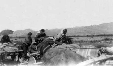 Armenian deportations in Erzurum by Victor Pietschmann 04.jpg