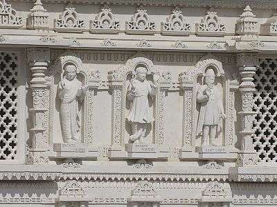 BAPS Toronto Mandir carving exterior 5.jpg