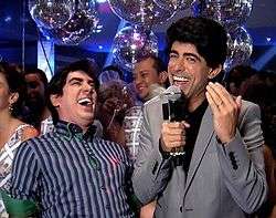 Marcelo Adnet (left) and Marcius Melhem (right) in a parody of high class of São Paulo, in this tenth episode of Tá no Ar.